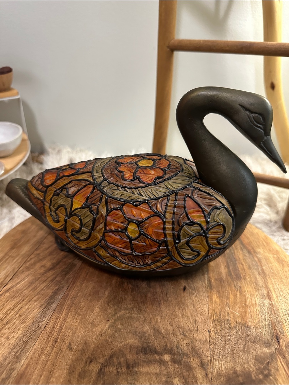 Vintage Stained Glass Style & Brass Tone Cast Metal Duck Table Library Lamp - Picture 3 of 17